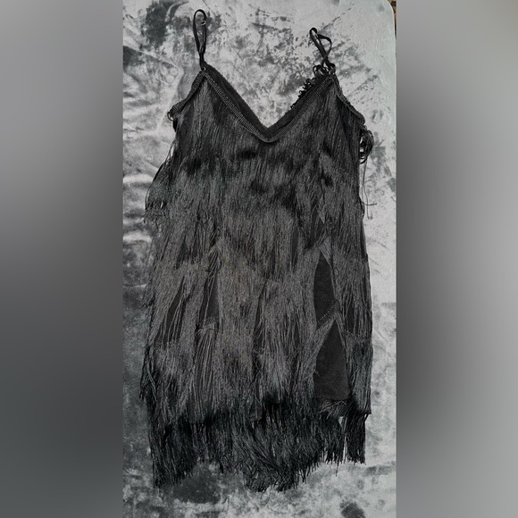 Showpo Siofra Zig Zag Fringe Mini Dress in Black Size 8 New with tag - Picture 7 of 10